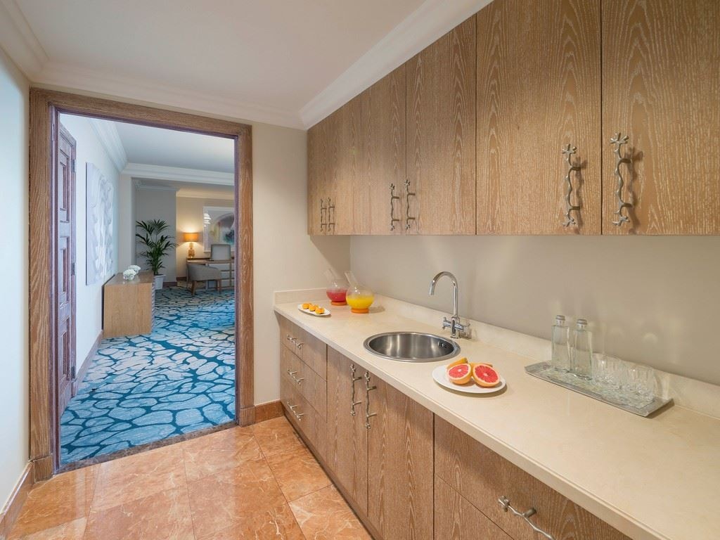 rooms-two-bedroom-regal-suite