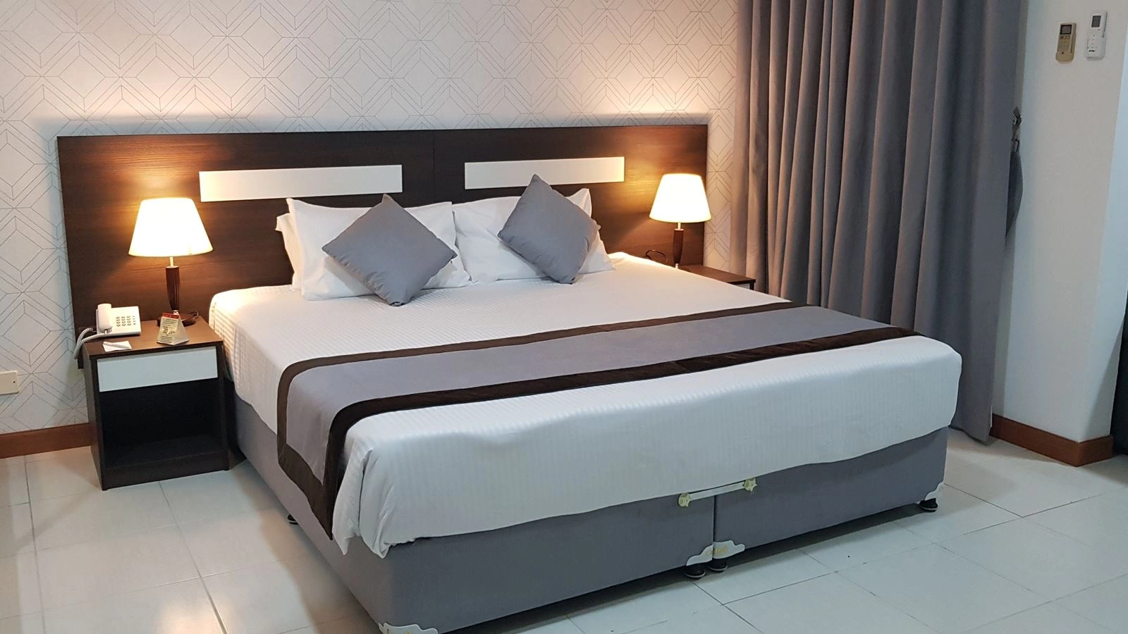 rooms-standard-suite