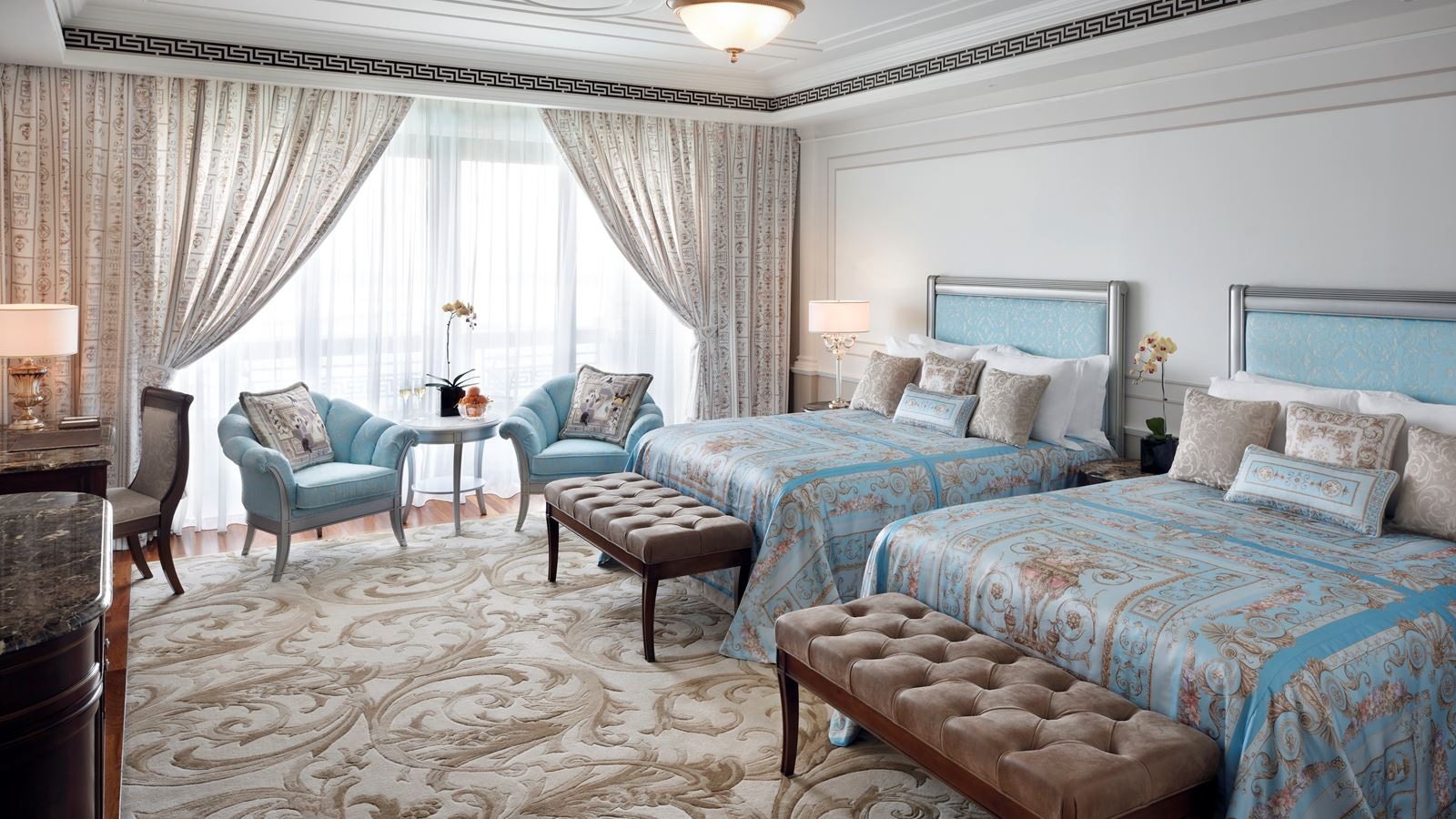 rooms-premier-versace-creek-view