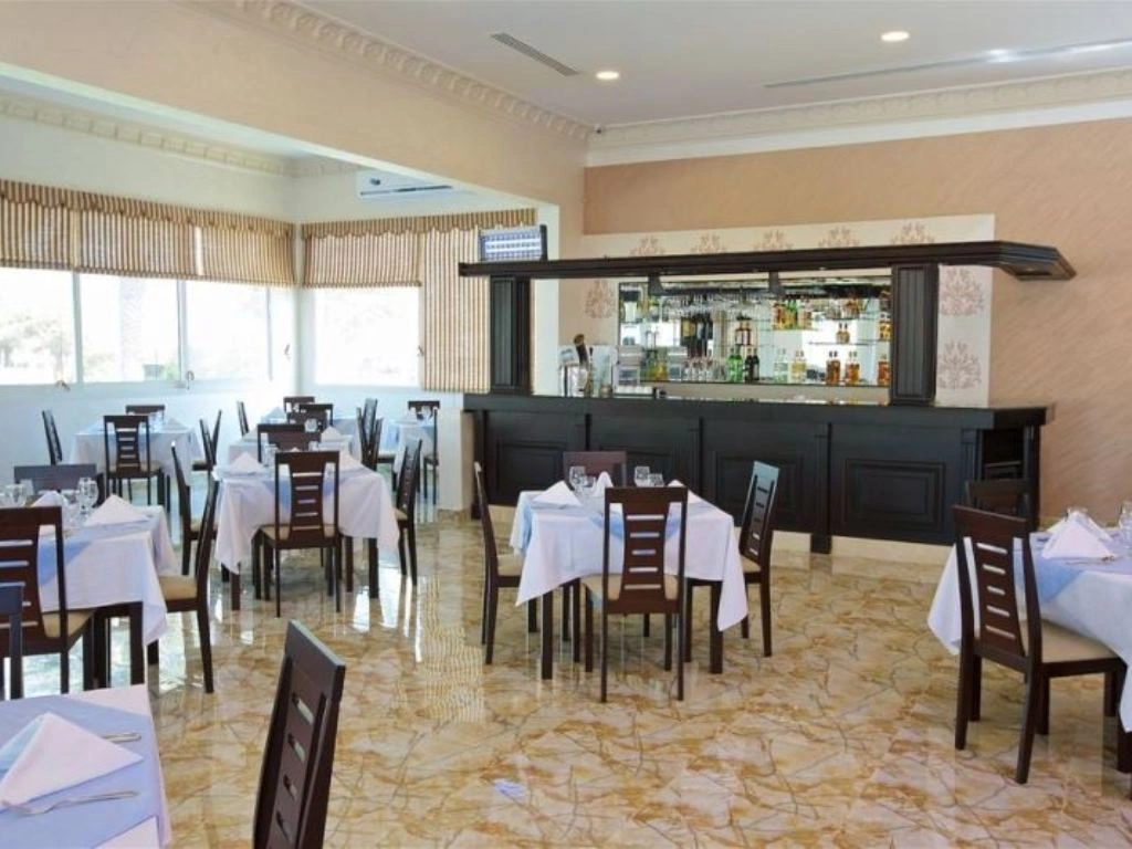 restaurants-waves-restaurant