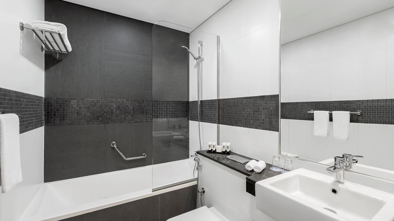 rooms-superior-room-with-balcony