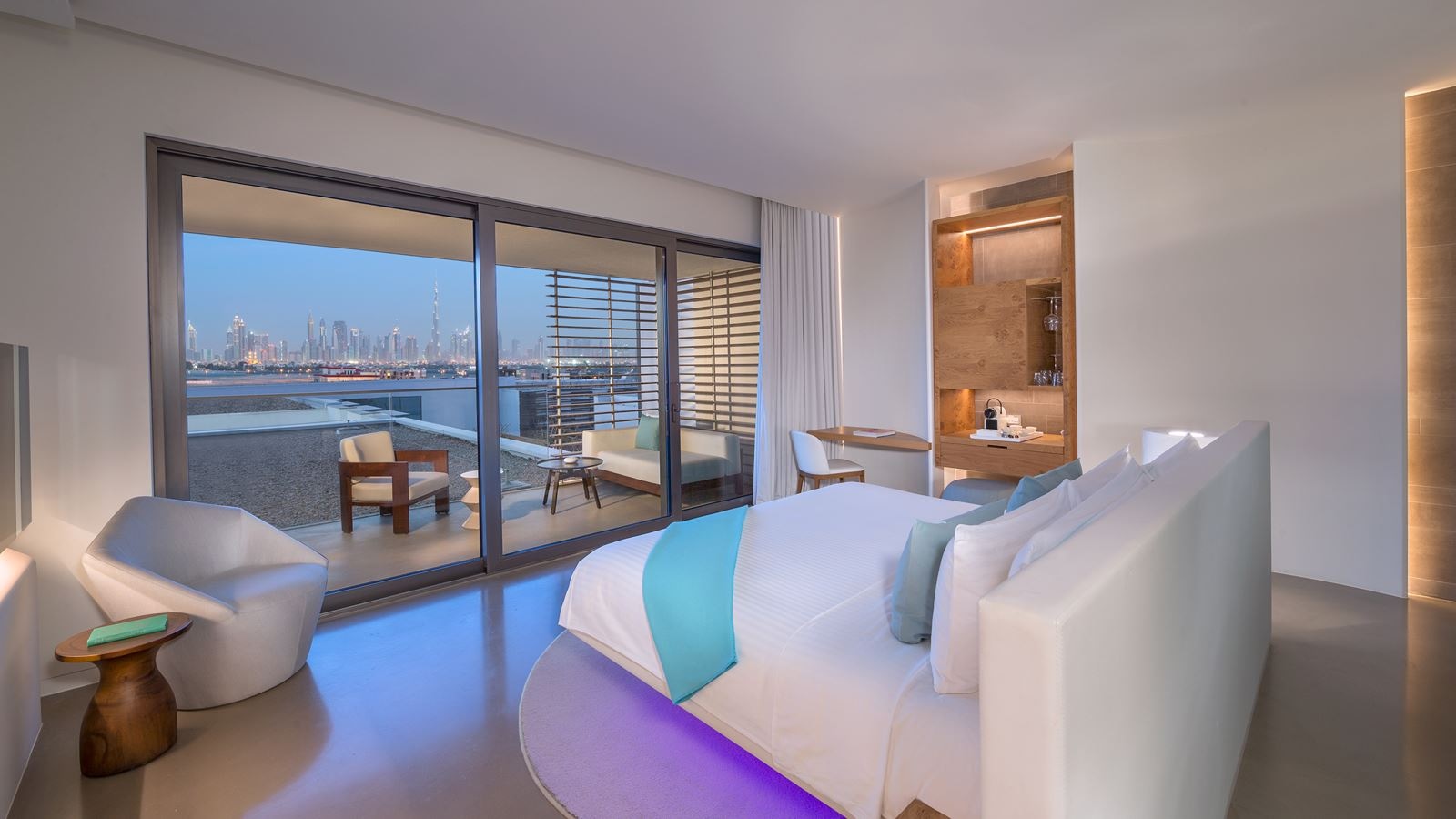 rooms-covet-skyline-view-room