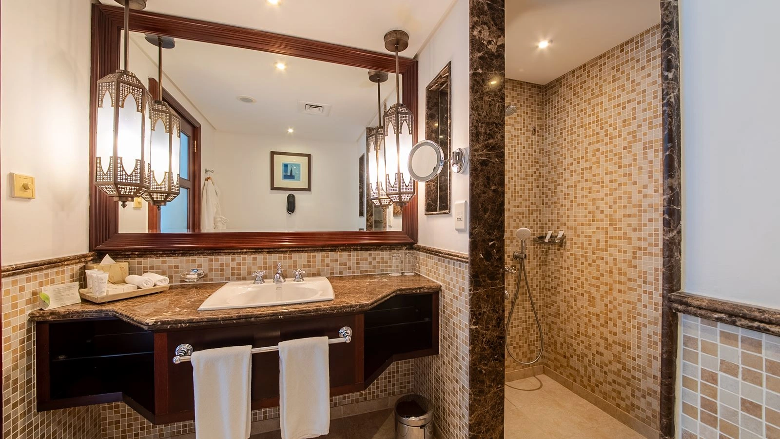 rooms-signature-deluxe-room