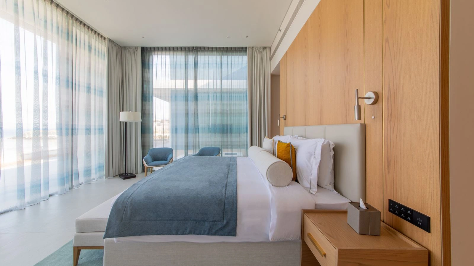 rooms-one-bedroom-ocean-villa-with-whirlpool