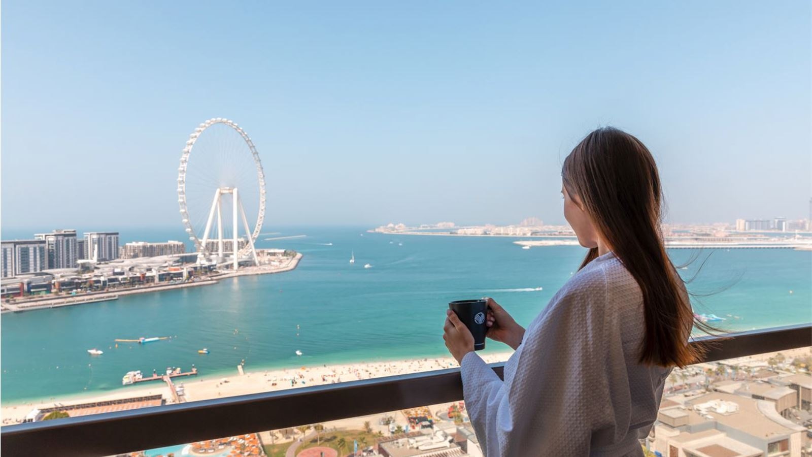 rooms-sea-front-club-rotana-room-w-balcony