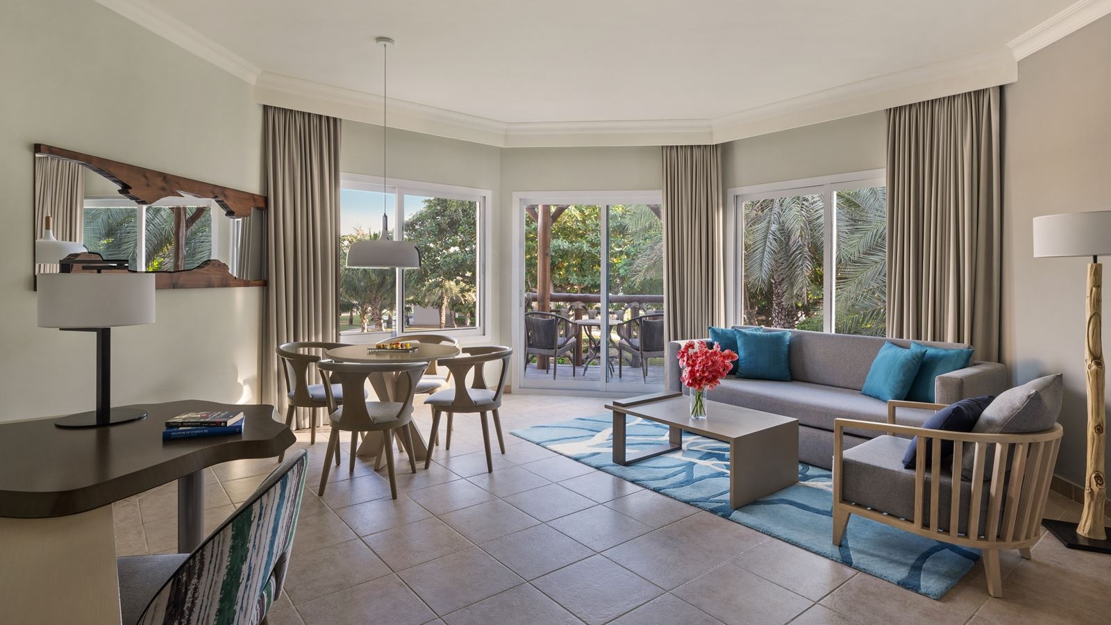 rooms-spacious-garden-view-suite-w-balcony