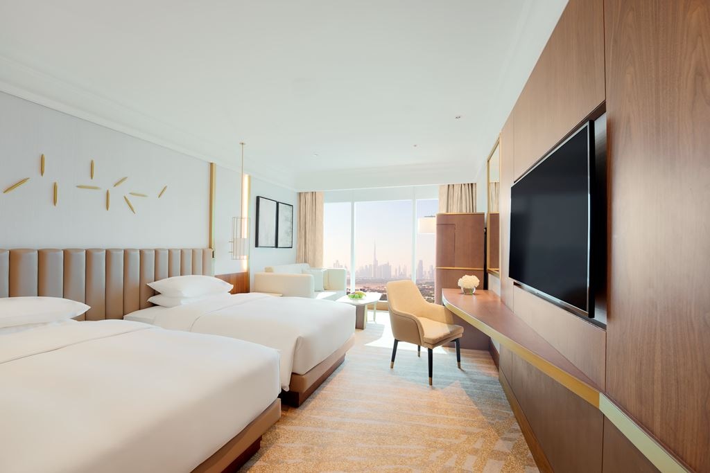 rooms-deluxe-family-room