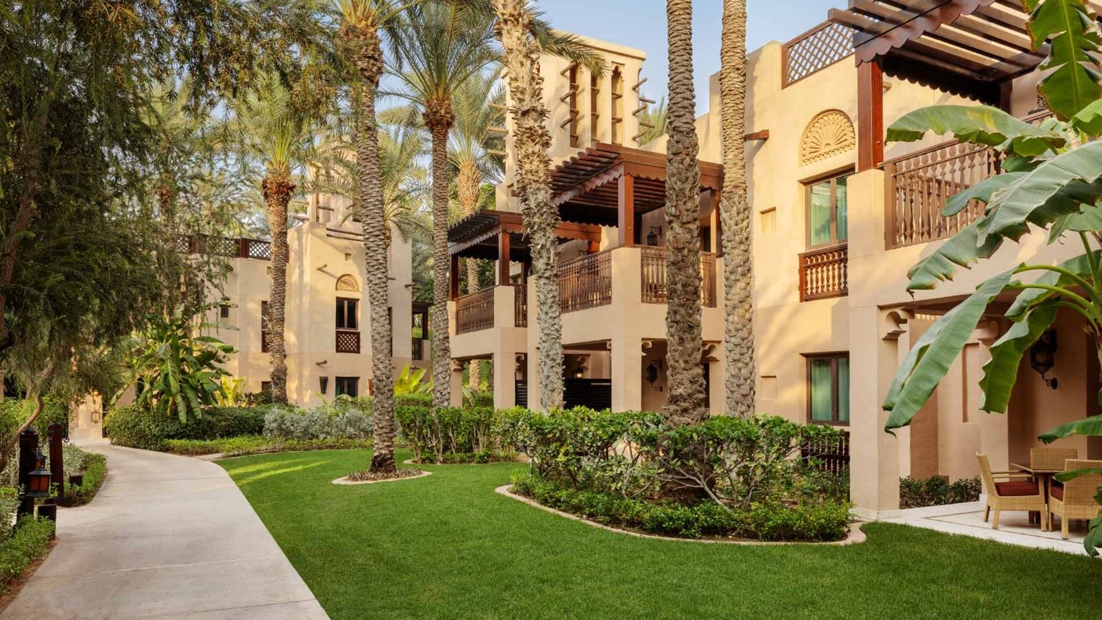 rooms-palm-house-garden-room