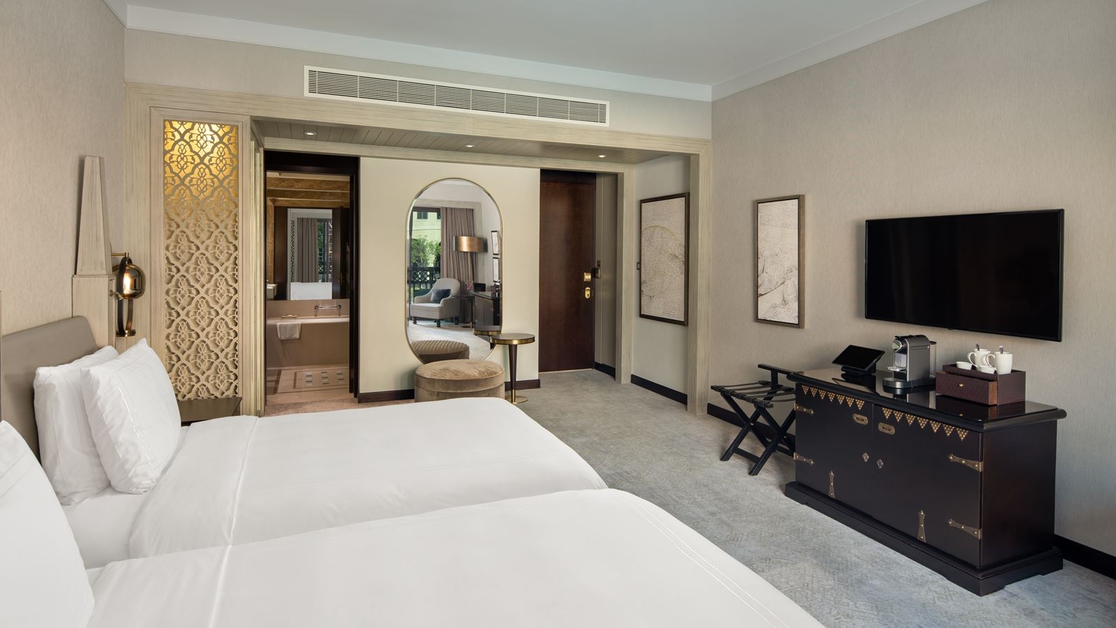 rooms-deluxe-lake-view-room