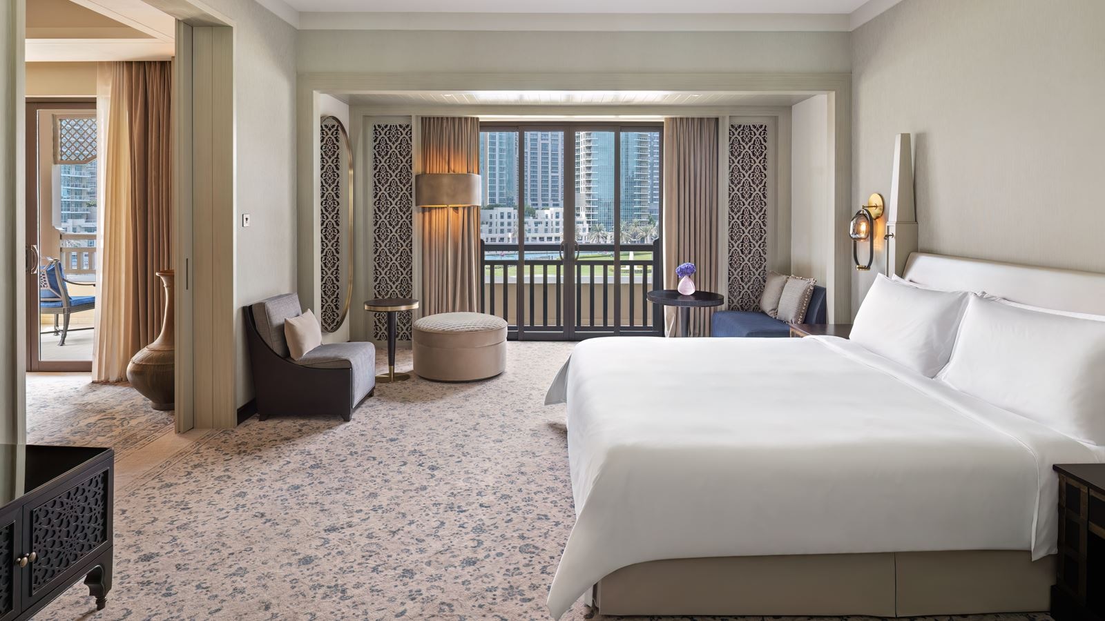 rooms-palace-suite-lake-view