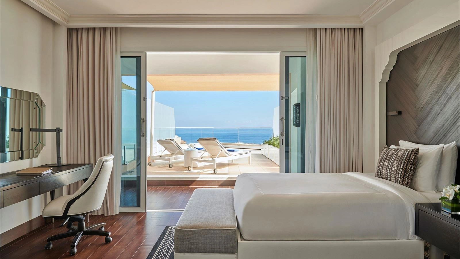 rooms-signature-terrace-room-double