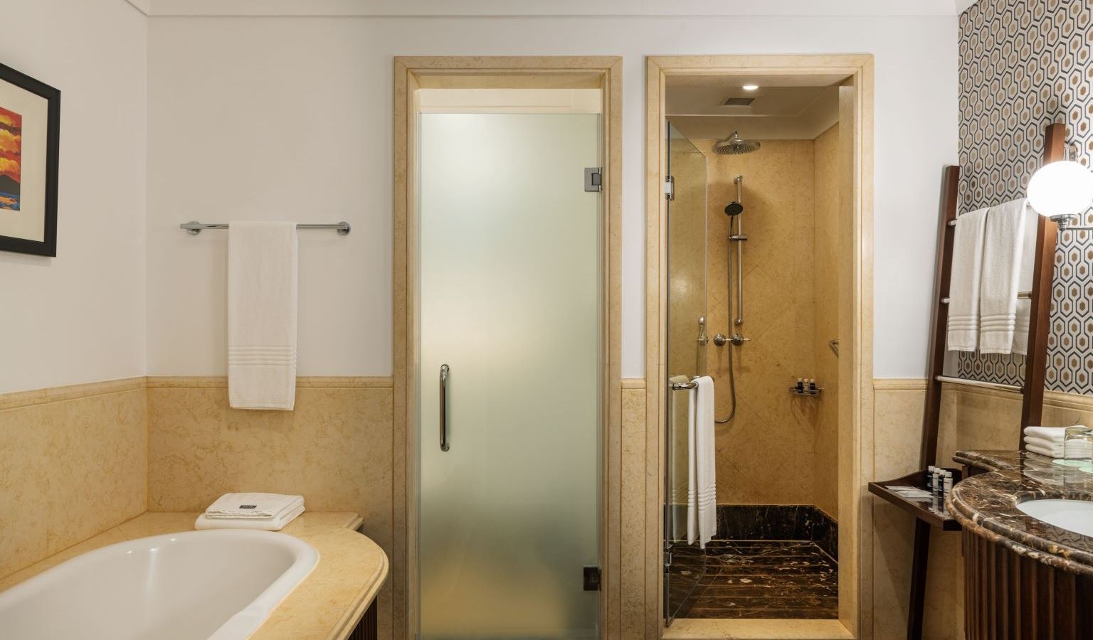 rooms-deluxe-room-skyline