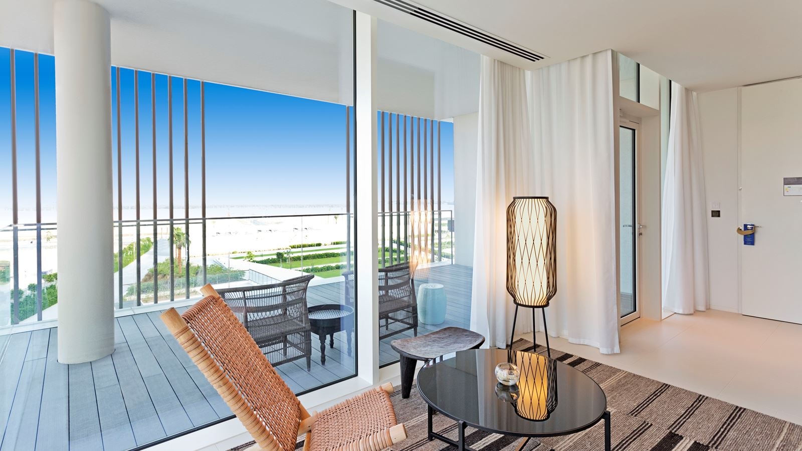 rooms-deluxe-ocean-view-suite--with-private-terrace