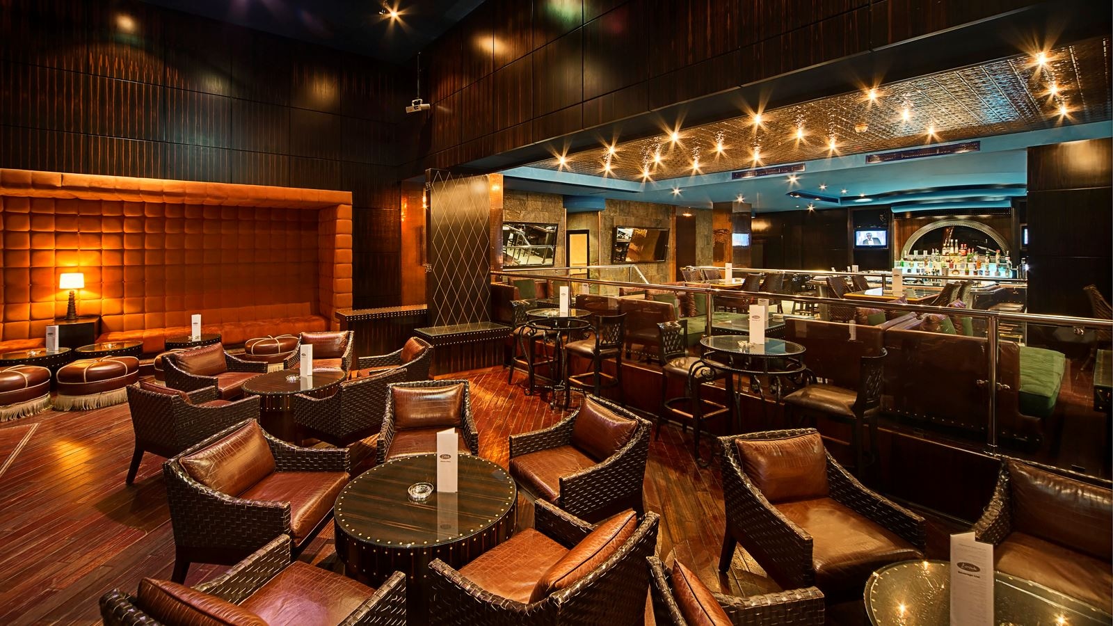 bars-lattitude-bar-and-restaurant