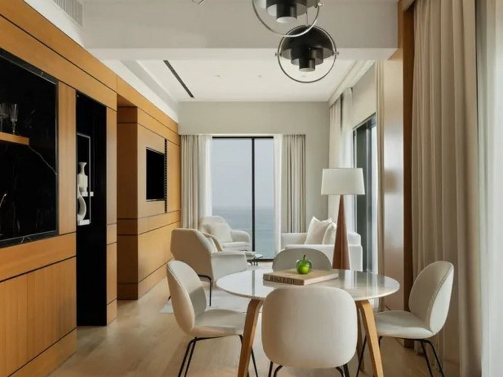 rooms-breaking-waves-suite-w-terrace