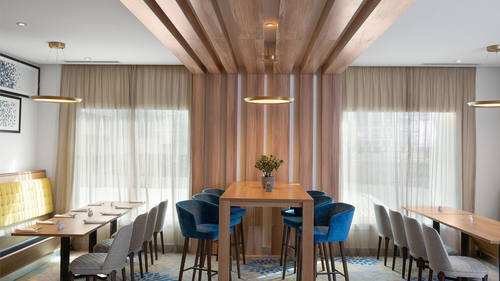 restaurants-the-hub-restaurant