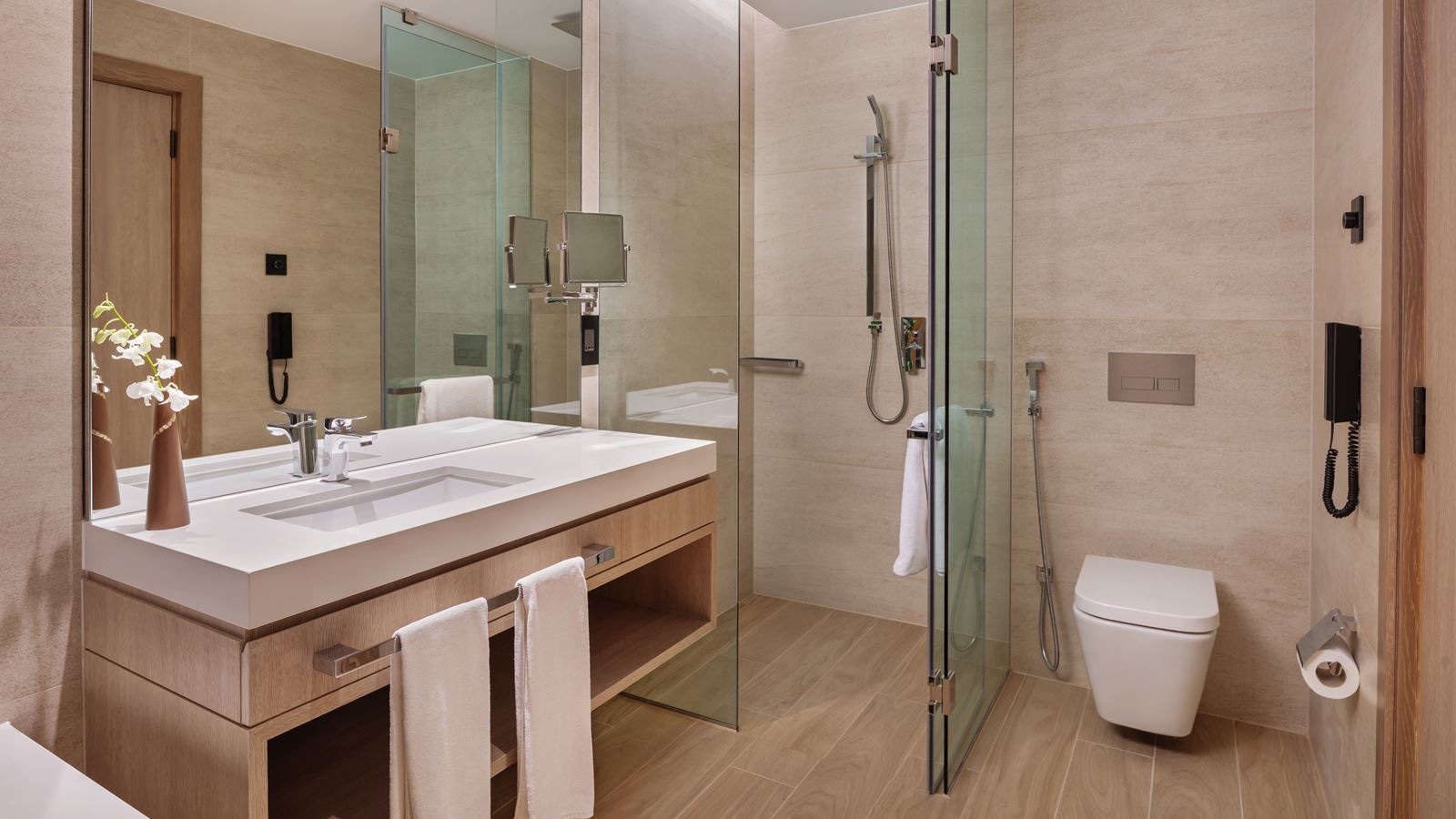 rooms-resort-course-view