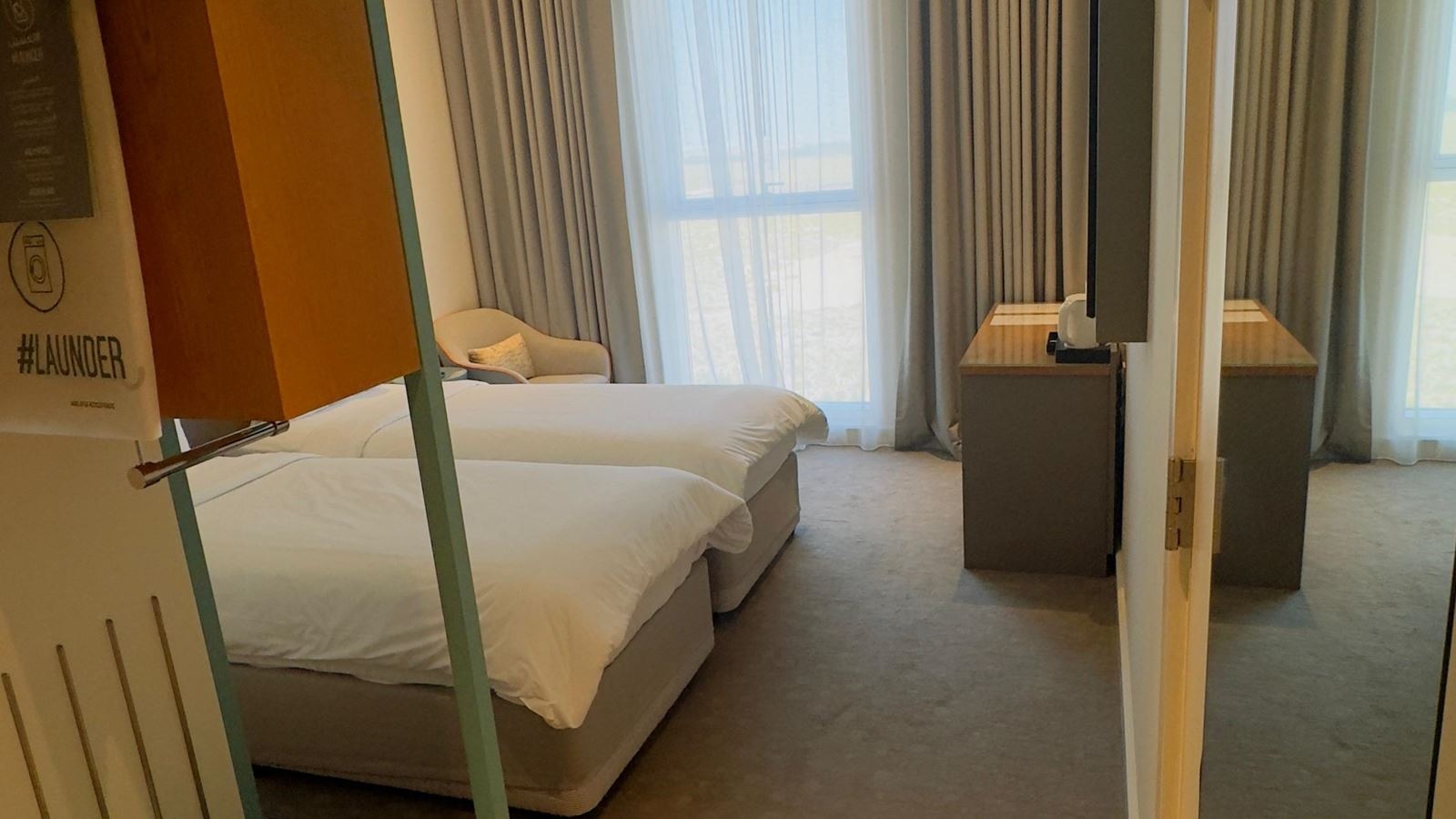 rooms-family-room-interconnecting-room