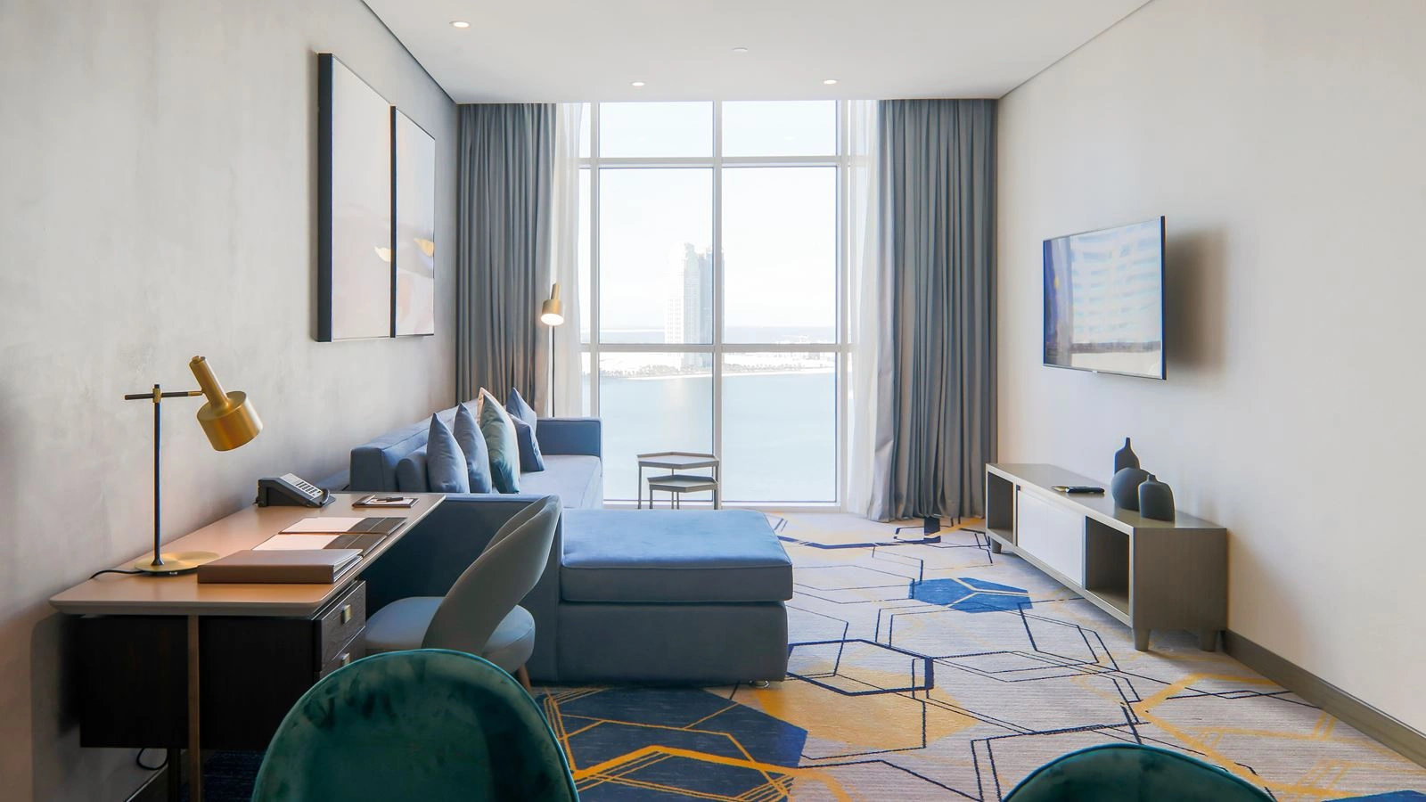 rooms-deluxe-suite-room