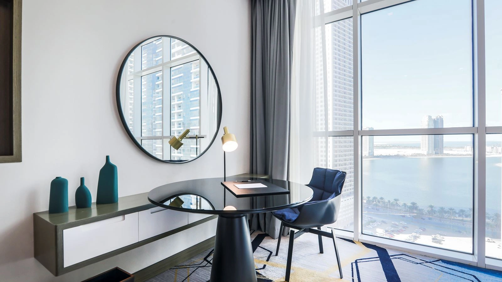 rooms-deluxe-suite-room