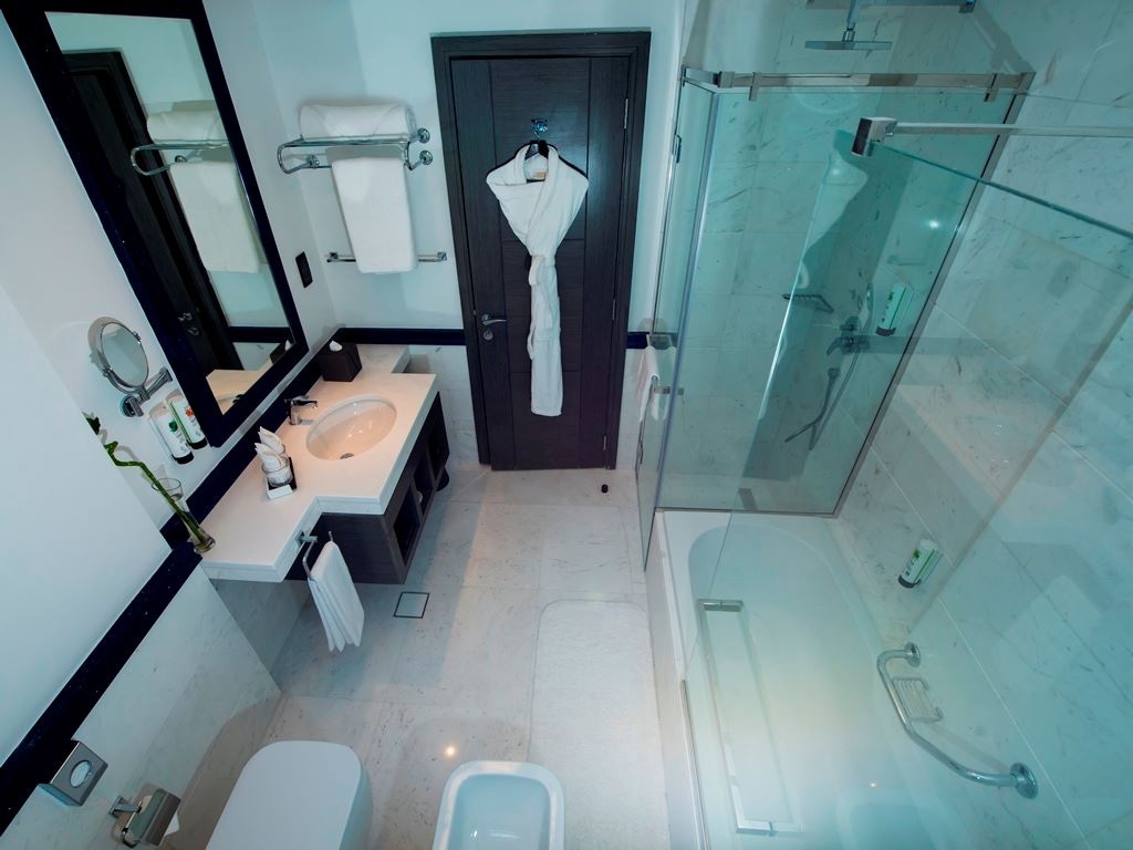 rooms-two-bedroom-suite-city-view