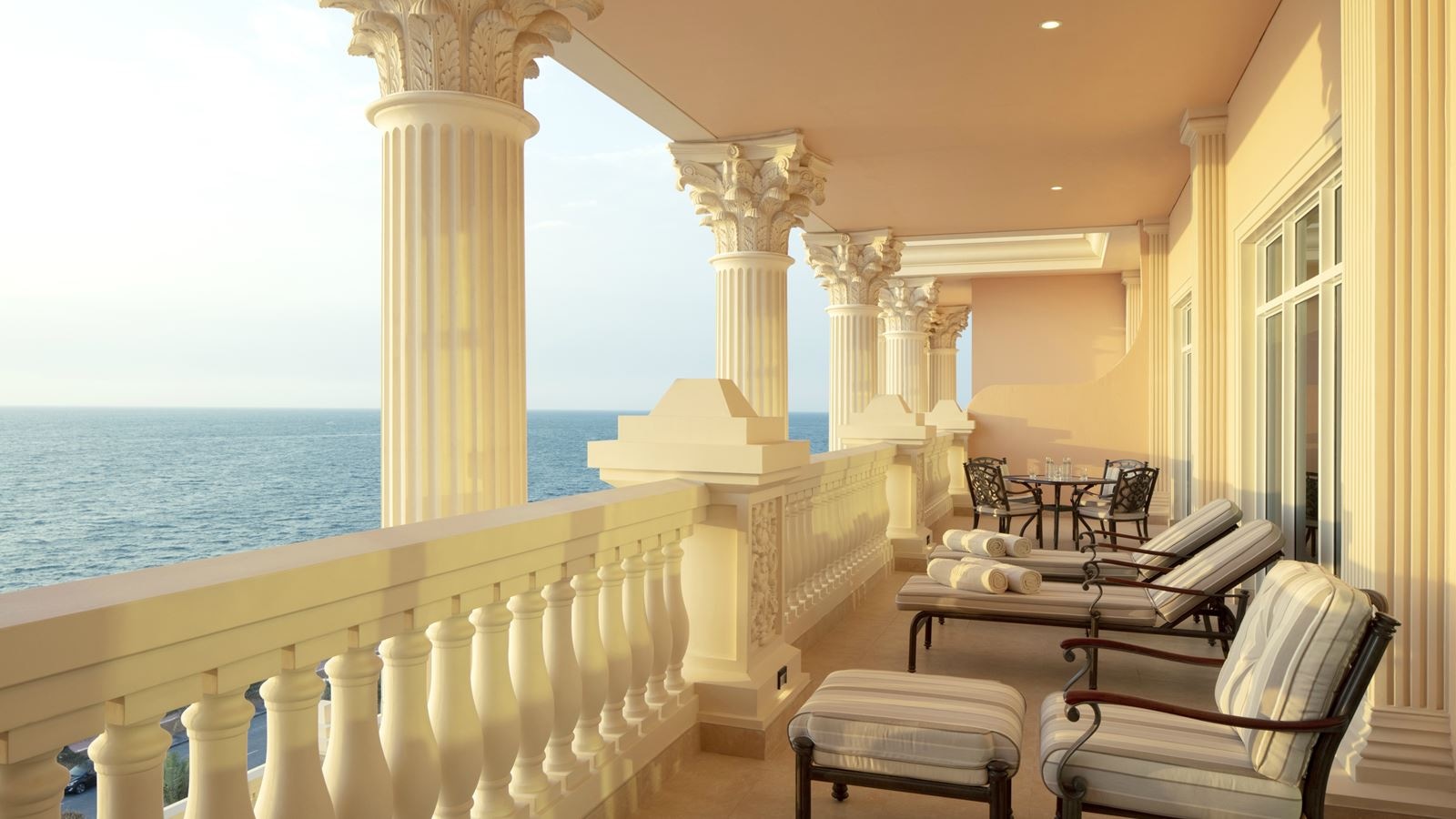 rooms-premier-suite-one-bedroom-palm