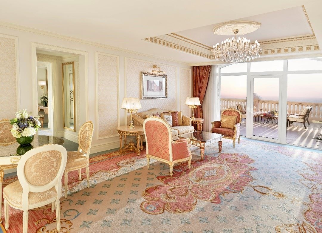 rooms-premier-jacuzzi-suite-one-bedroom-palm