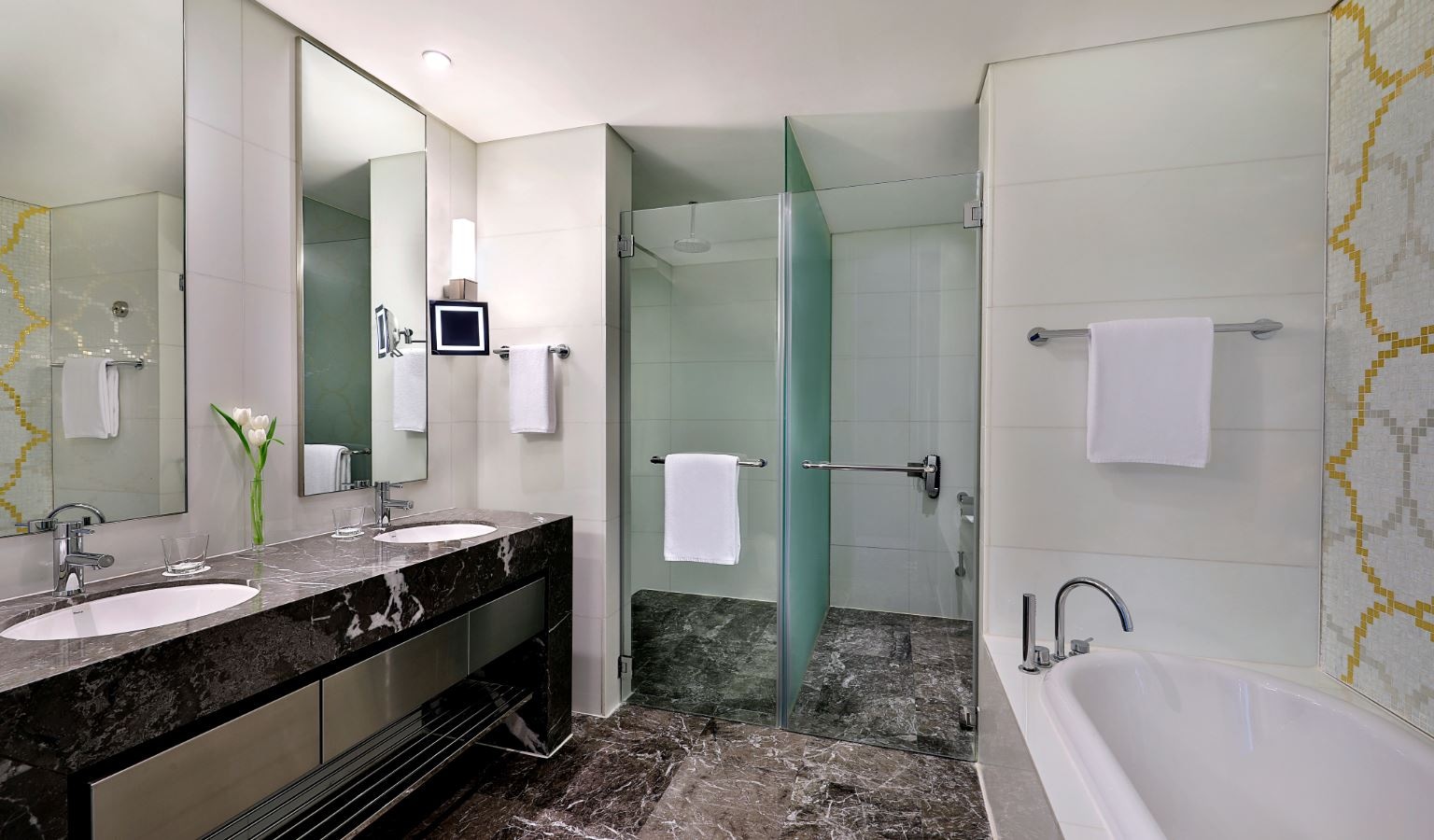 rooms-grand-premier-twin-room--with-sea-view