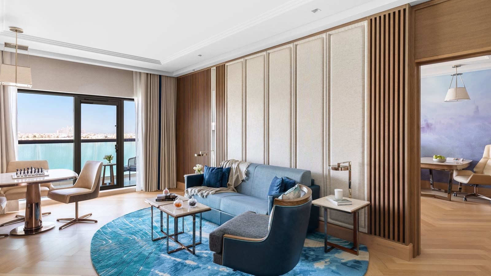 rooms-luxury-suite-palm-sea-view-with-club-lounge-access