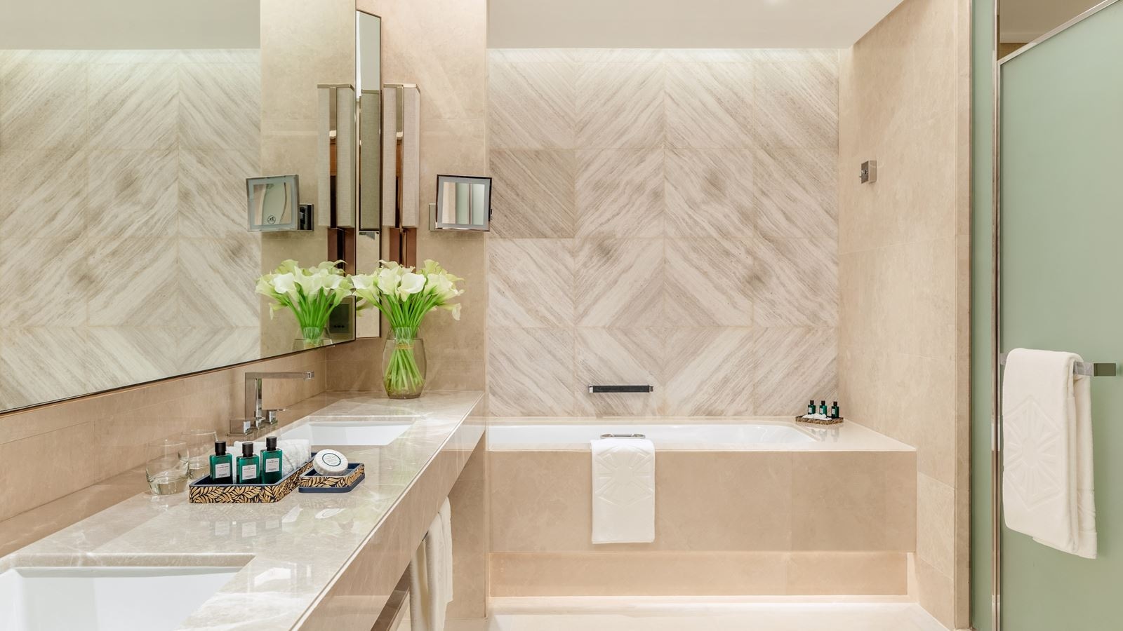 rooms-two-bedroom-grand-luxury-suite-sea-view