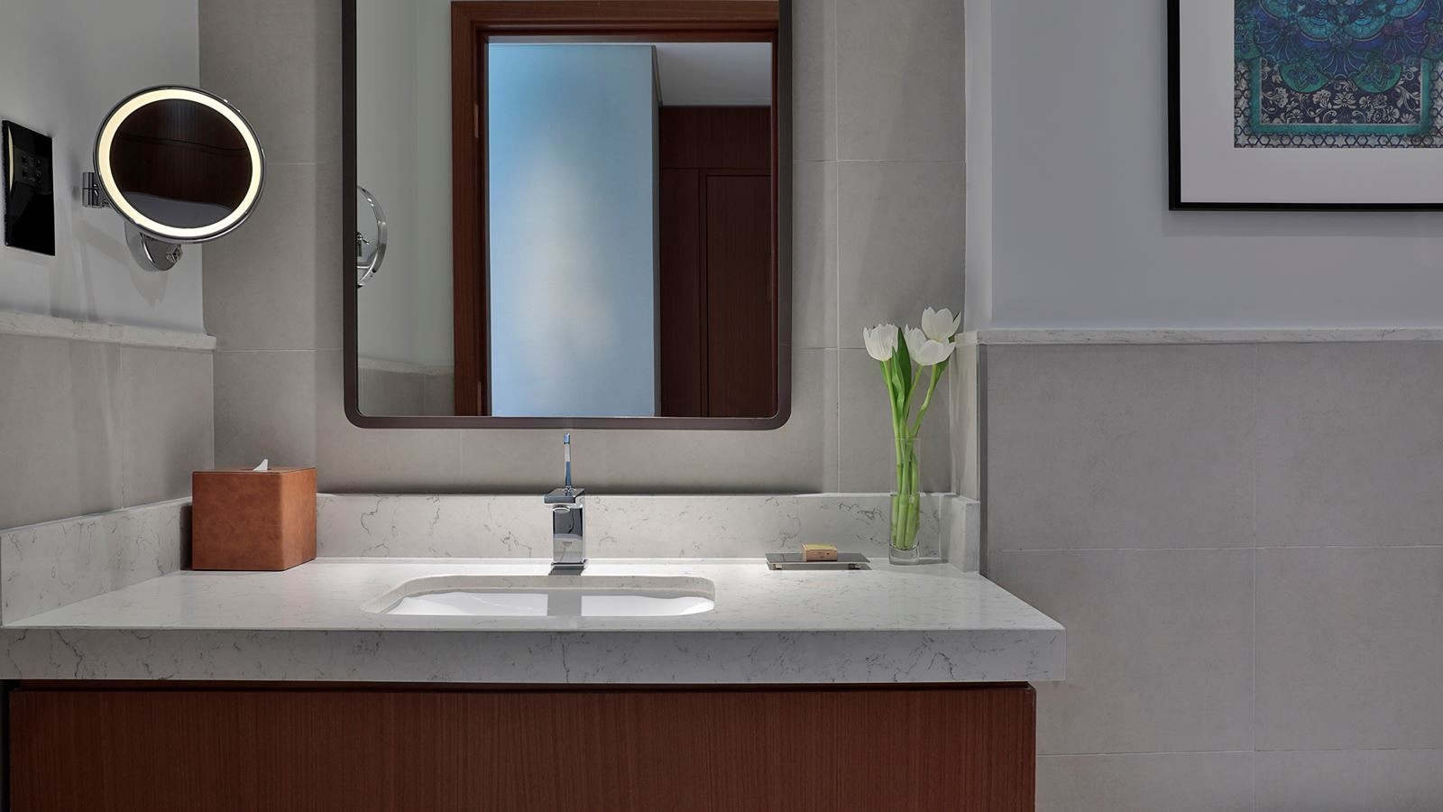 rooms-king-one-bedroom-corner-apartment