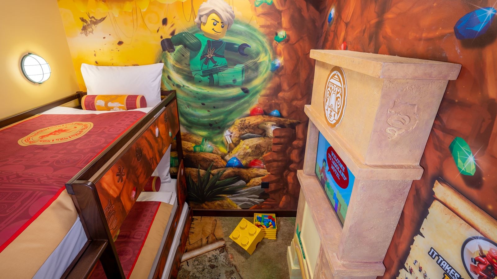 rooms-run-of-the-house-fully-themed-room