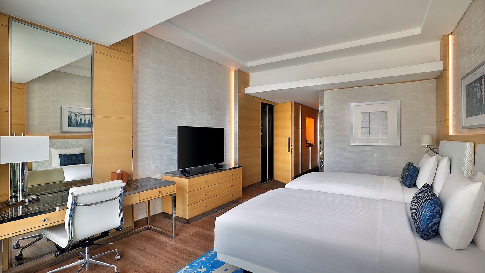 rooms-palm-family-room