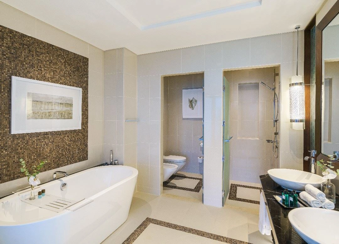 rooms-deluxe-room-sea-view-king--twin