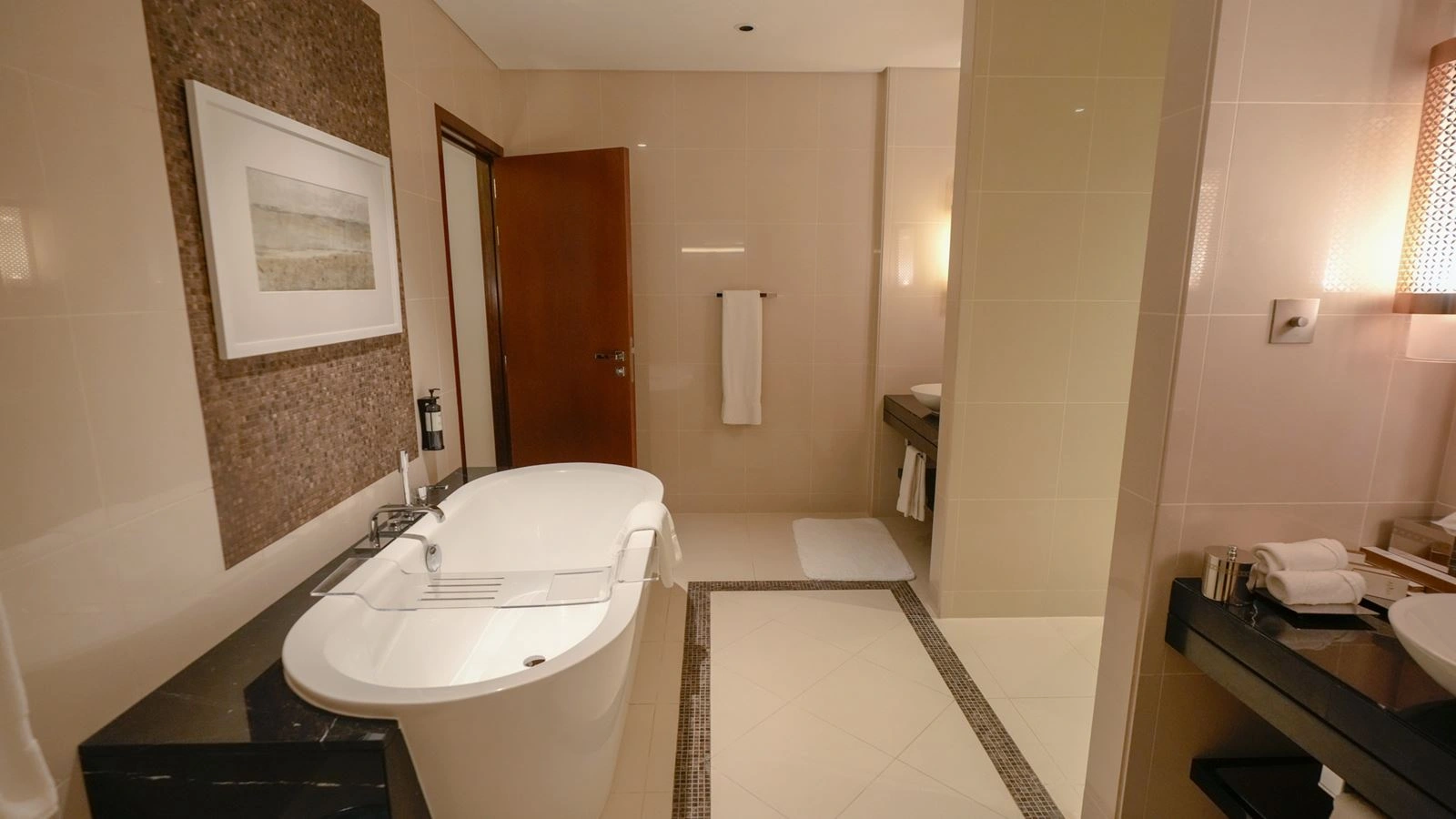 rooms-one-bedroom-deluxe-suite