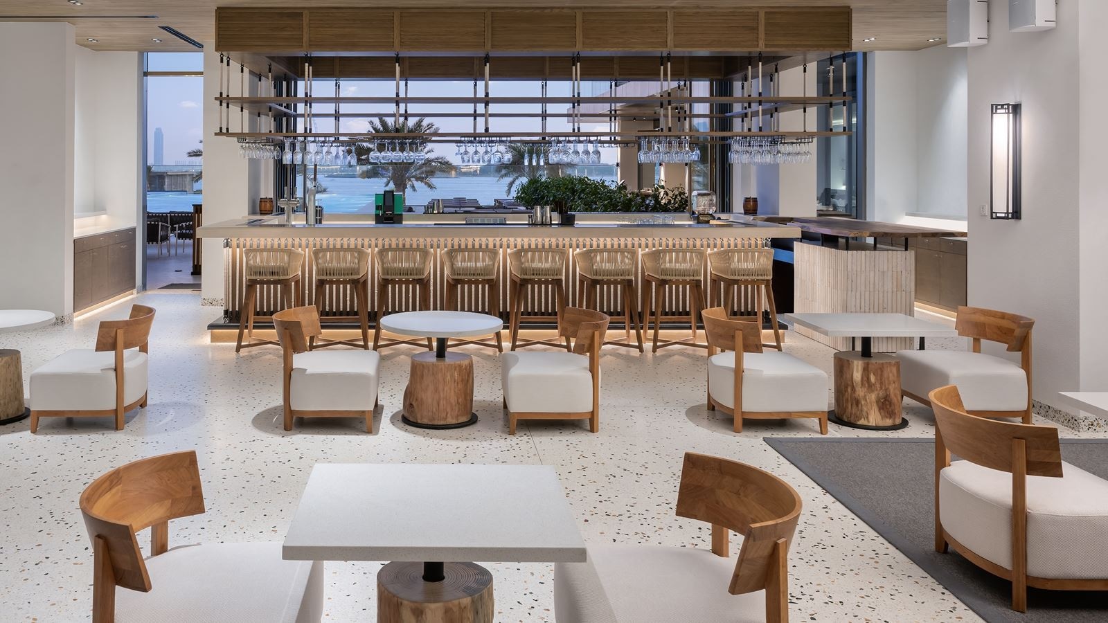 restaurants-the-palm-lounge