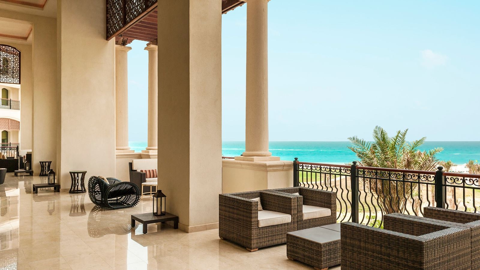 bars-manhattan-lounge