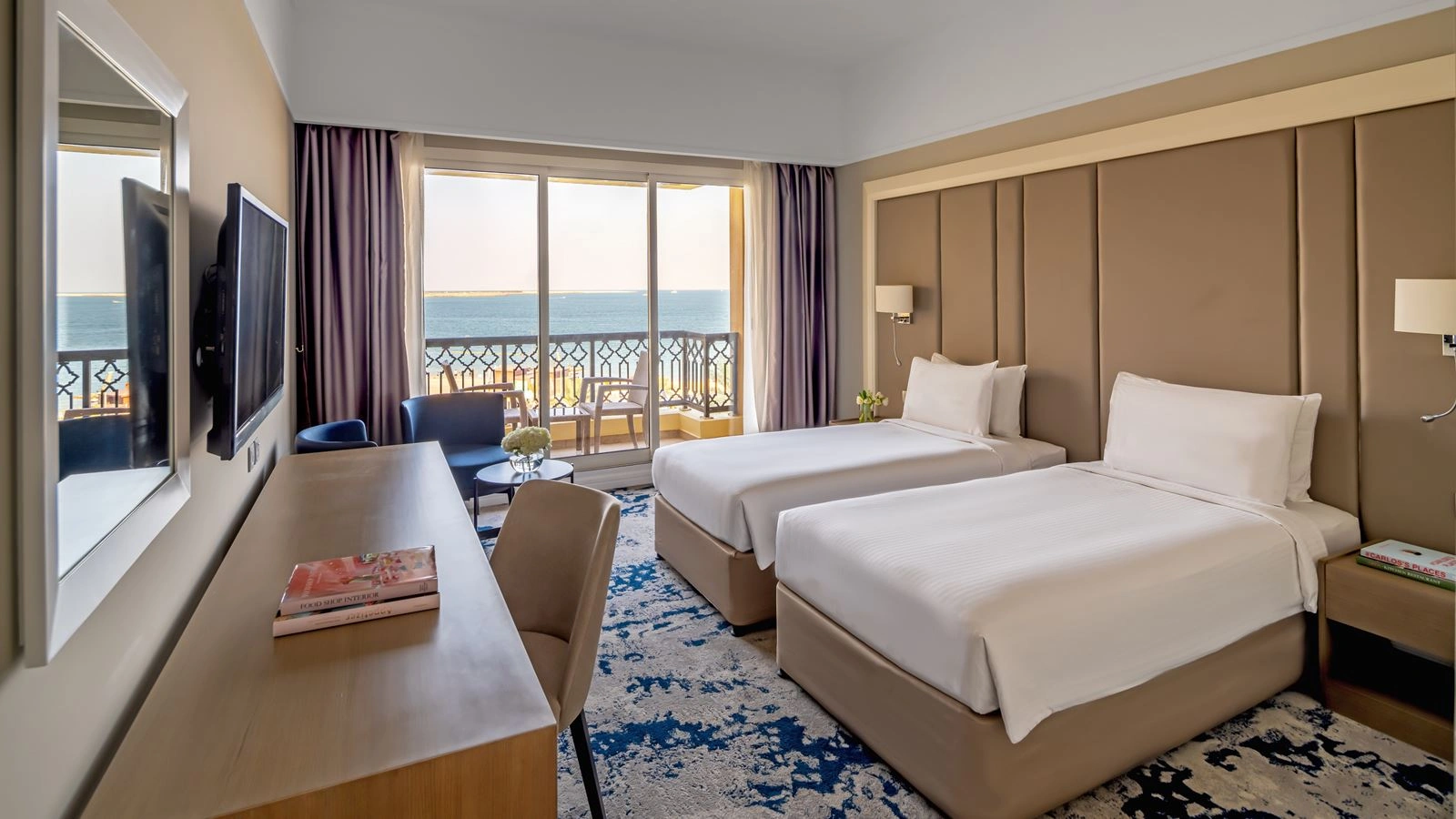 rooms-interconnecting-family-suite-with-sea-or-pool-view