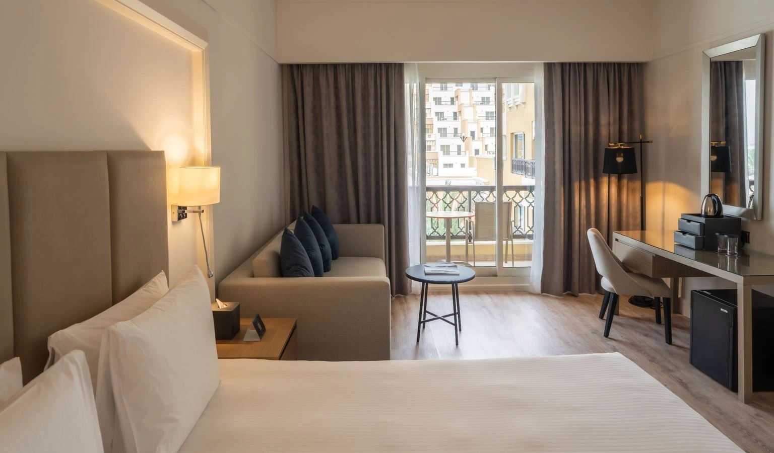 rooms-deluxe-garden-room