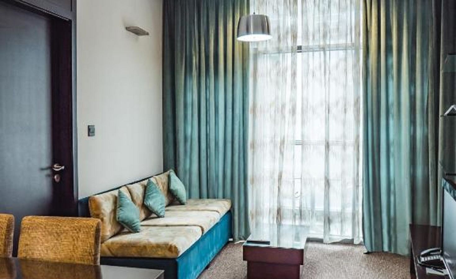 rooms-one-bedroom-city-view