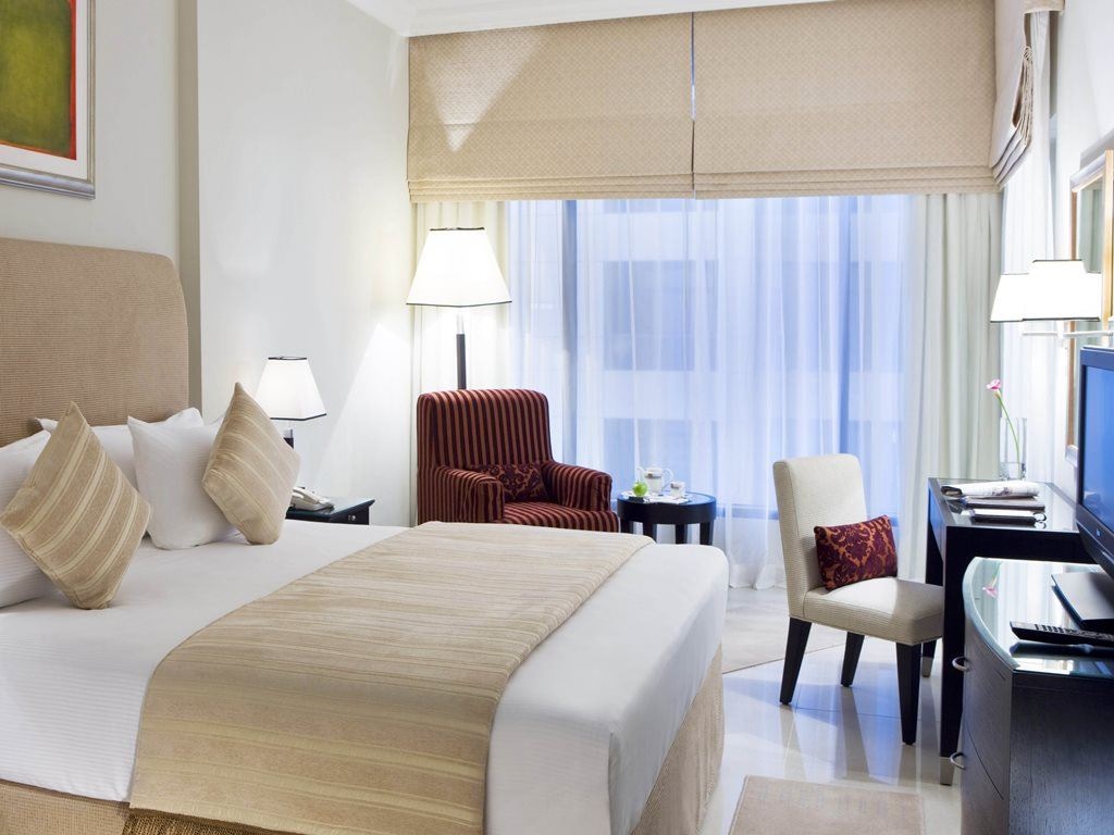 rooms-1-bedroom-apartment-city-view