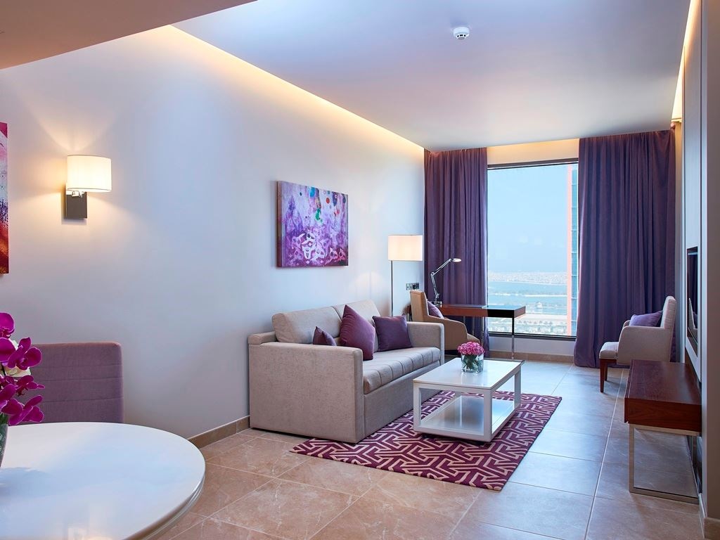 rooms-2-bedroom-suite-skyline-view