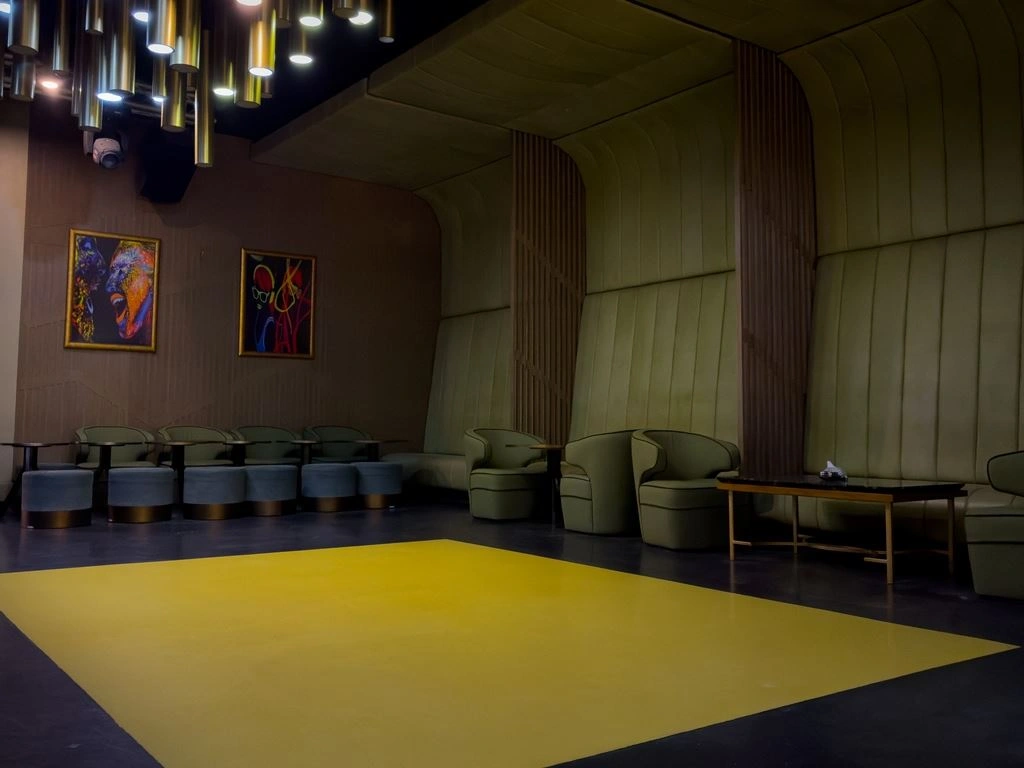 bars-xclusiv-night-club