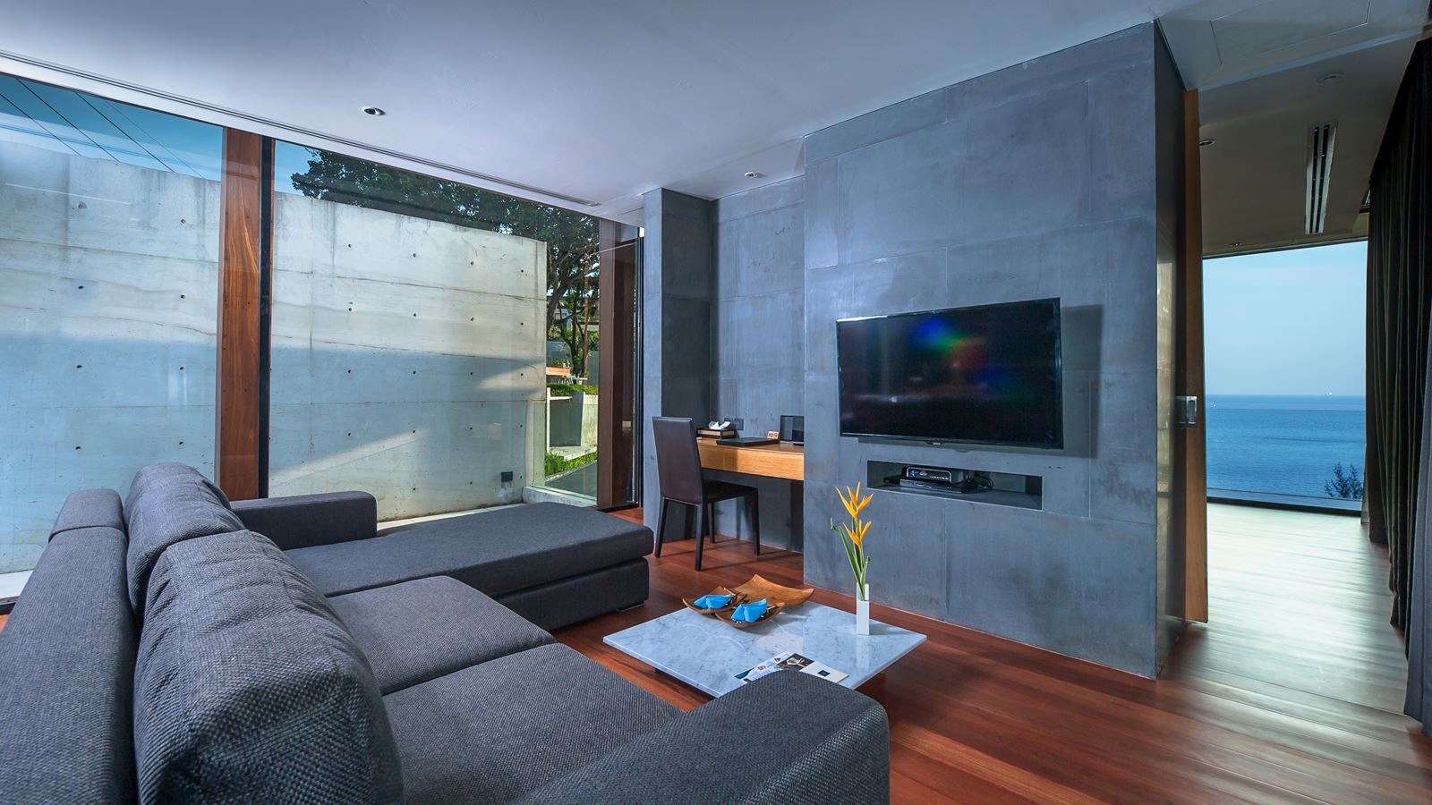 rooms-one-bedroom-pool-villa-partial-sea-view