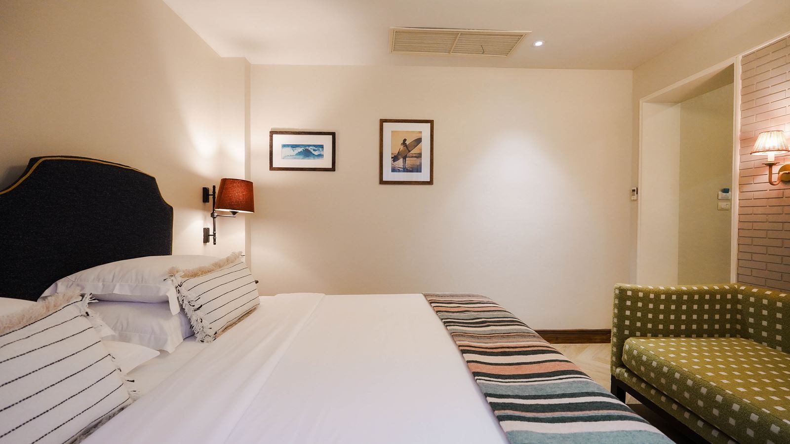rooms-deluxe-cozy
