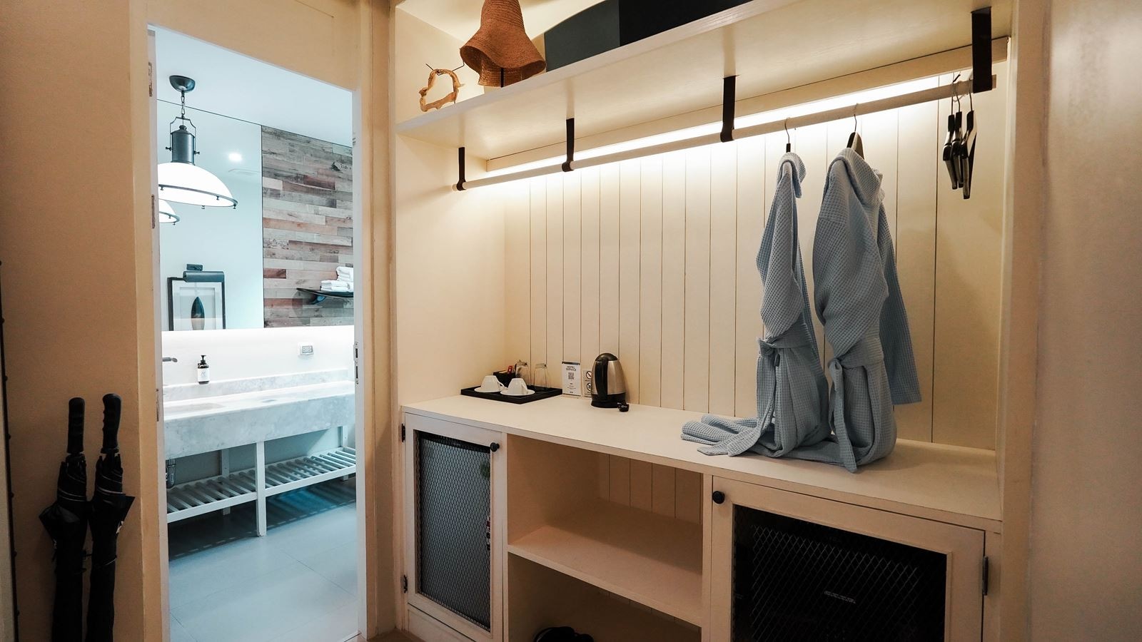 rooms-deluxe-cozy