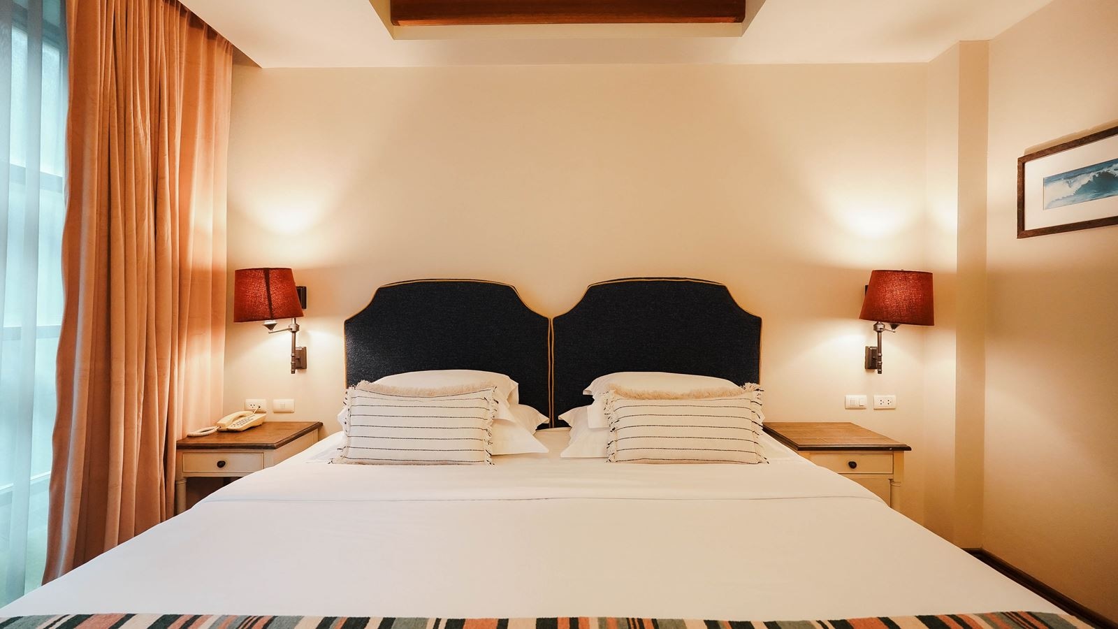 rooms-deluxe-cozy