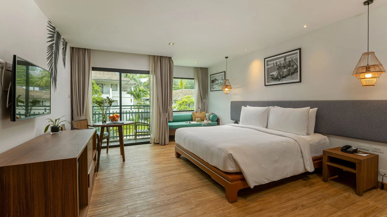 rooms-deluxe--garden-balcony