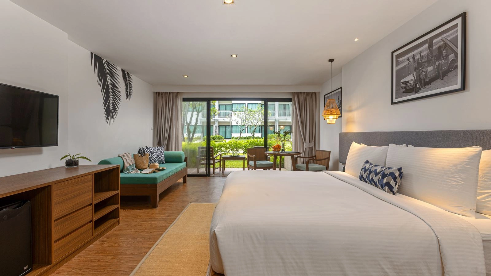 rooms-premier-garden-terrace