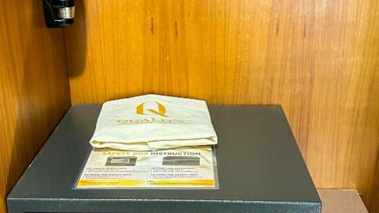 rooms-deluxe-balcony-twin-garden-view